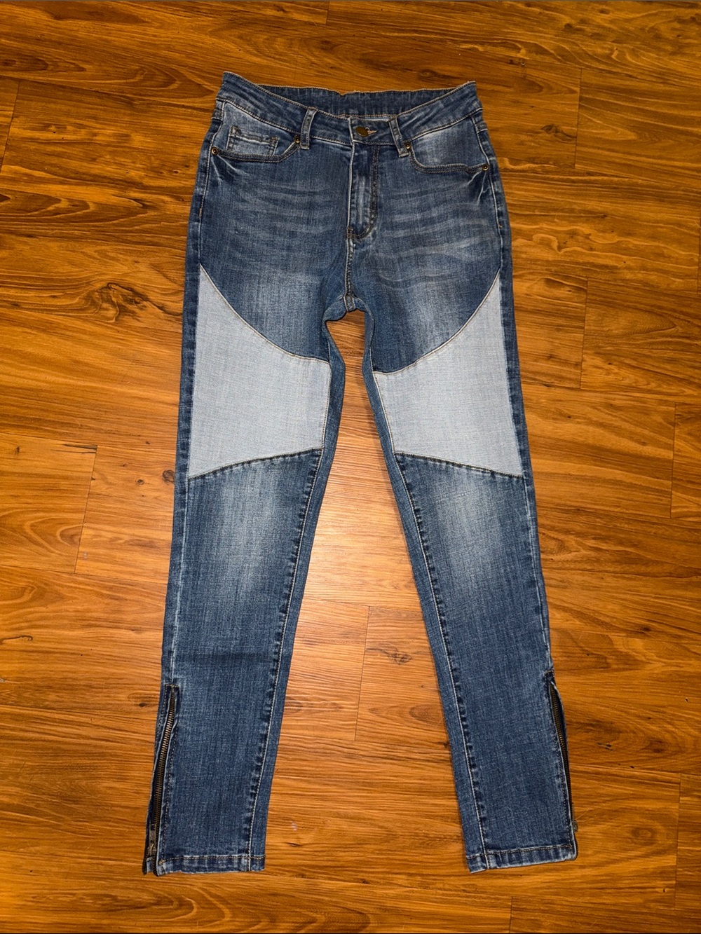 🍒BOGO50%🍒🆕💙Two-Tone Zipper Ankle Jeans LARGE